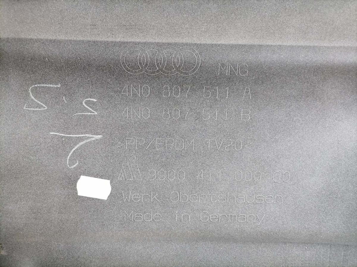 Audi A8 D5 F8 original Sto&szlig;stange Stossf&auml;nger hinten Bj.2018